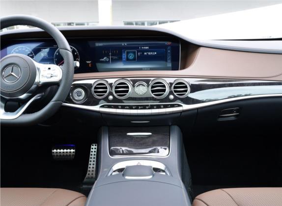 奔驰S级 2020款 S 450 L 4MATIC 臻藏版 中控类   中控台