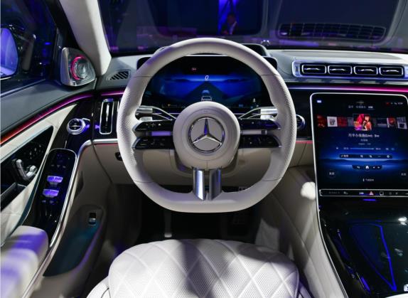 奔驰S级 2021款 S 500 L 4MATIC 中控类   驾驶位
