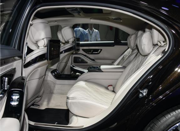 奔驰S级 2021款 S 500 L 4MATIC 车厢座椅   后排空间