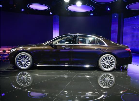 奔驰S级 2021款 S 500 L 4MATIC 外观   正侧