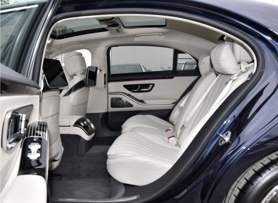 奔驰S级 2021款 改款 S 450 L 4MATIC 车厢座椅   后排空间