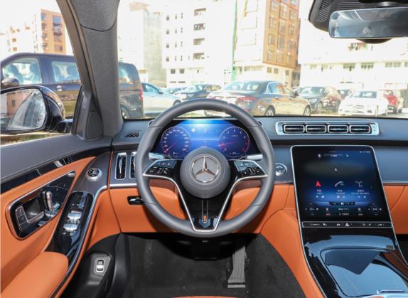 奔驰S级 2022款 S 400 L 商务型 中控类   驾驶位