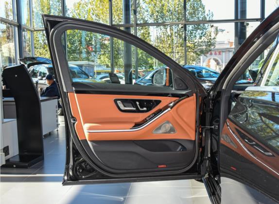 奔驰S级 2022款 S 400 L 豪华型 车厢座椅   前门板