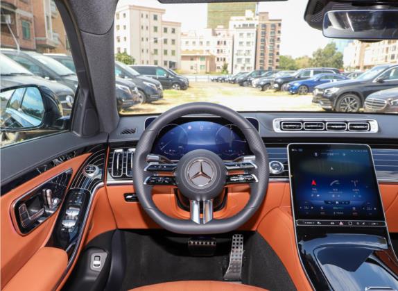 奔驰S级 2022款 S 450 L 4MATIC 中控类   驾驶位