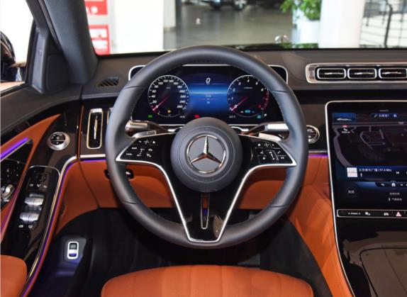 奔驰S级 2022款 改款 S 450 L 中控类   驾驶位