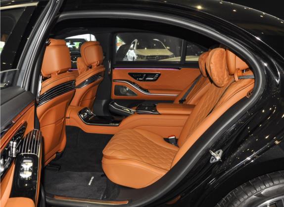 奔驰S级 2022款 改款 S 500 L 4MATIC 车厢座椅   后排空间