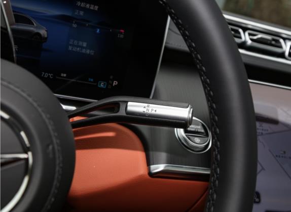 奔驰S级 2023款 S 400 L 商务型 中控类   挡把