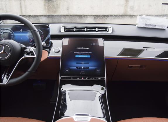 奔驰S级 2023款 S 400 L 豪华型 中控类   中控台