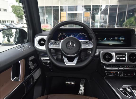 奔驰G级 2022款 G 350 中控类   驾驶位
