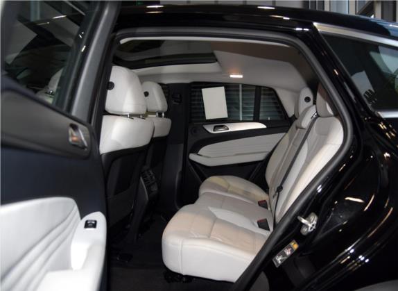 奔驰GLE轿跑 2015款 GLE 320 4MATIC 轿跑SUV 车厢座椅   后排空间