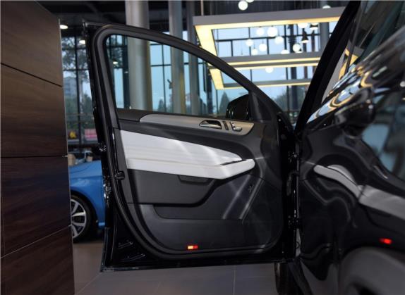 奔驰GLE轿跑 2015款 GLE 320 4MATIC 轿跑SUV 车厢座椅   前门板