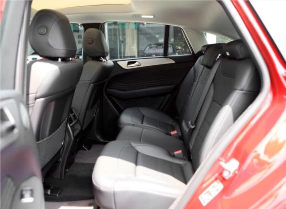 奔驰GLE轿跑 2018款 GLE 320 4MATIC 轿跑SUV 车厢座椅   后排空间