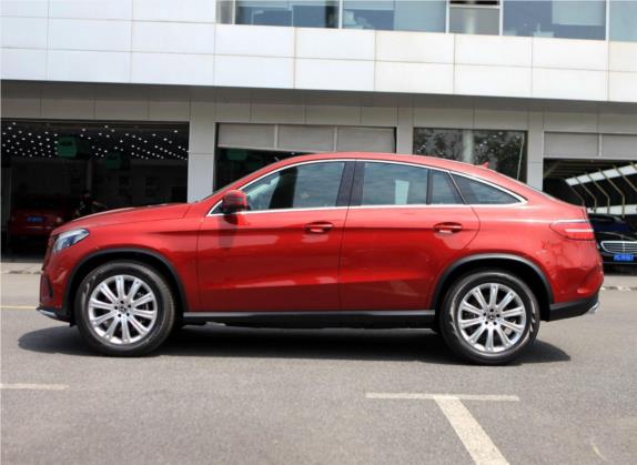 奔驰GLE轿跑 2018款 GLE 320 4MATIC 轿跑SUV 外观   正侧