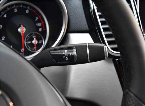奔驰GLE轿跑 2018款 GLE 400 4MATIC 轿跑SUV 中控类   挡把
