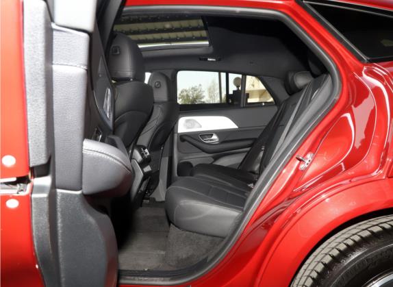 奔驰GLE轿跑 2020款 GLE 450 4MATIC 轿跑SUV 时尚型 车厢座椅   后排空间