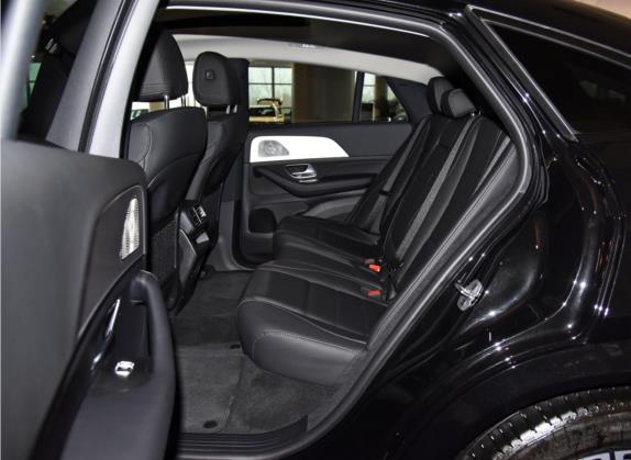 奔驰GLE轿跑 2022款 GLE 350 4MATIC 轿跑SUV 豪华型 车厢座椅   后排空间