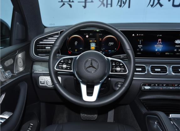 奔驰GLE轿跑 2022款 GLE 450 4MATIC 轿跑SUV 豪华型 中控类   驾驶位