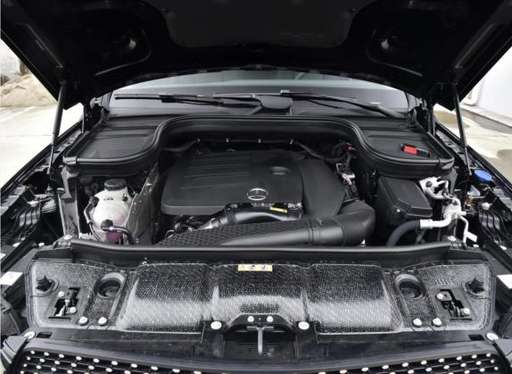 奔驰GLE轿跑 2022款 改款 GLE 350 4MATIC 轿跑SUV 时尚型 其他细节类   发动机舱
