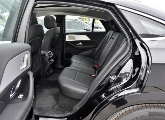 奔驰GLE轿跑 2022款 改款 GLE 350 4MATIC 轿跑SUV 时尚型 车厢座椅   后排空间