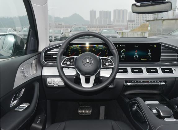 奔驰GLE轿跑 2022款 改款 GLE 350 4MATIC 轿跑SUV 豪华型 中控类   驾驶位