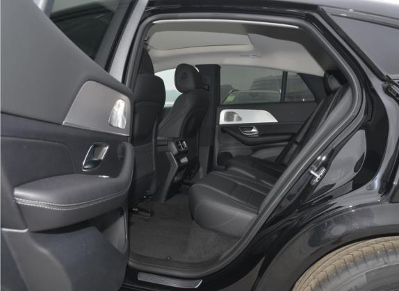 奔驰GLE轿跑 2022款 改款 GLE 350 4MATIC 轿跑SUV 豪华型 车厢座椅   后排空间