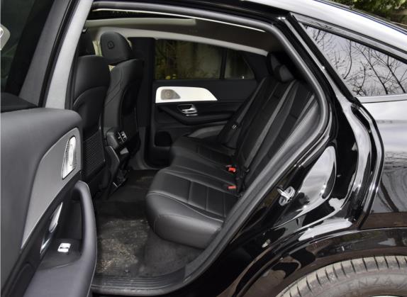 奔驰GLE轿跑新能源 2022款 GLE 350 e 4MATIC 轿跑SUV 车厢座椅   后排空间