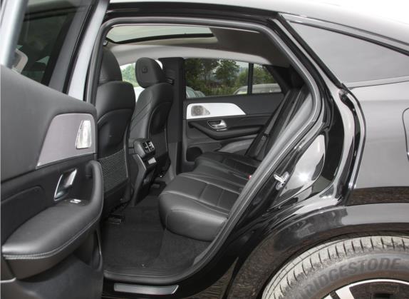 奔驰GLE轿跑新能源 2022款 改款 GLE 350 e 4MATIC 轿跑SUV 车厢座椅   后排空间