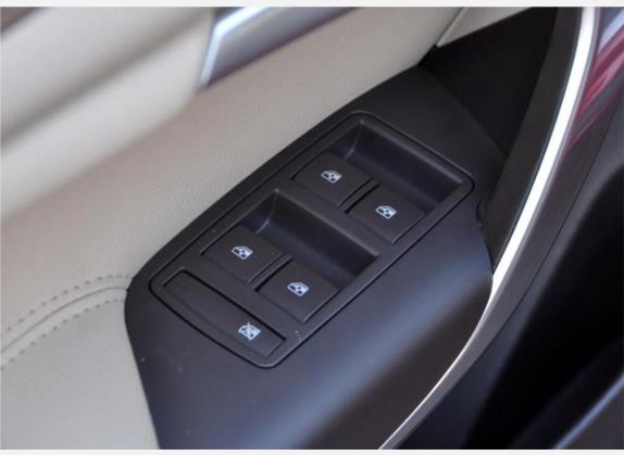 君威 2009款 2.0L 精英版 车厢座椅   门窗控制