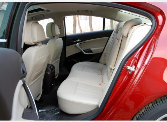 君威 2009款 2.4L 旗舰版 车厢座椅   后排空间