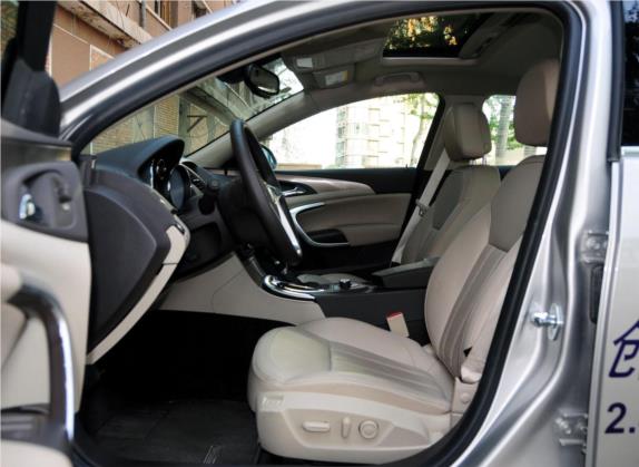君威 2011款 2.4L SIDI旗舰版 车厢座椅   前排空间