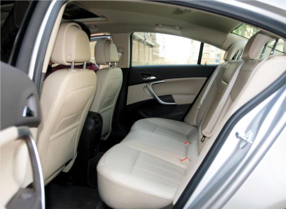 君威 2011款 2.4L SIDI旗舰版 车厢座椅   后排空间