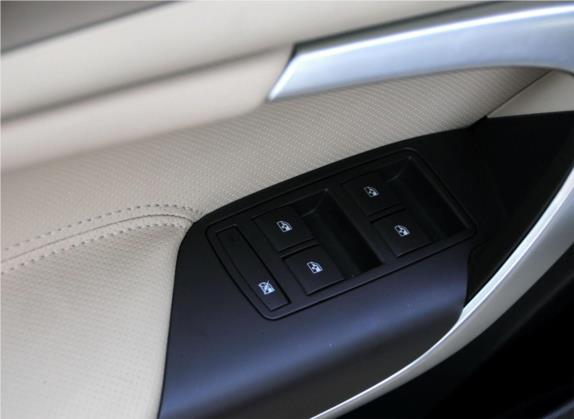 君威 2011款 2.4L SIDI旗舰版 车厢座椅   门窗控制