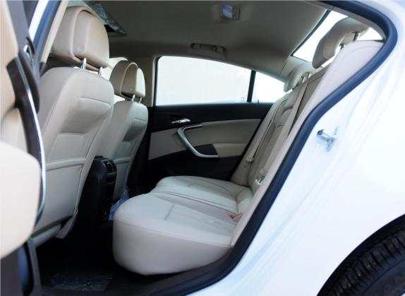 君威 2011款 2.4L SIDI精英版 车厢座椅   后排空间