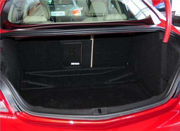 君威 2012款 2.0L 豪华版 车厢座椅   后备厢