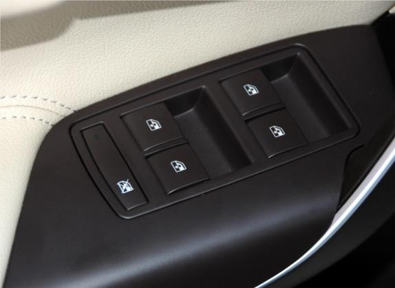 君威 2012款 2.0L 豪华版 车厢座椅   门窗控制