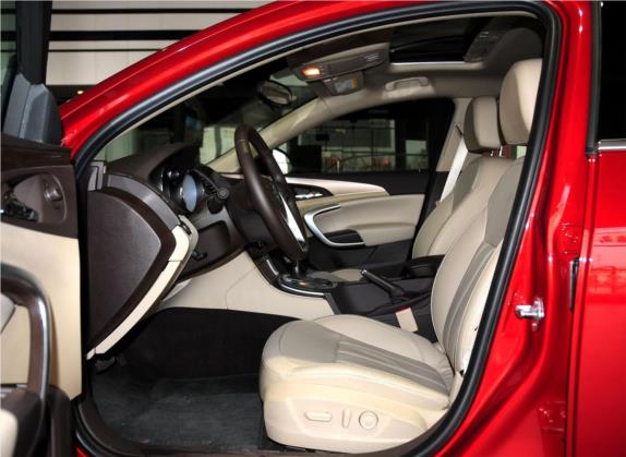 君威 2012款 2.4L SIDI精英版 车厢座椅   前排空间