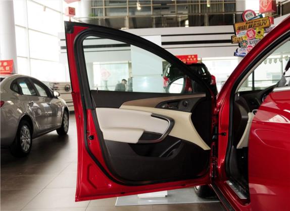 君威 2012款 2.4L SIDI精英版 车厢座椅   前门板
