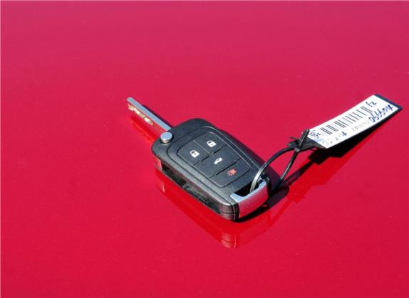 君威 2012款 2.4L SIDI旗舰版 其他细节类   钥匙