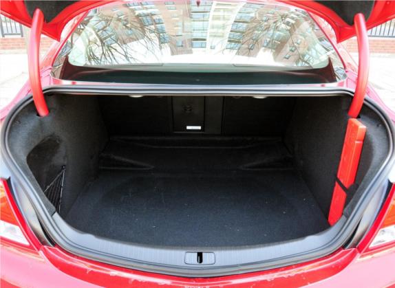 君威 2012款 2.4L SIDI旗舰版 车厢座椅   后备厢