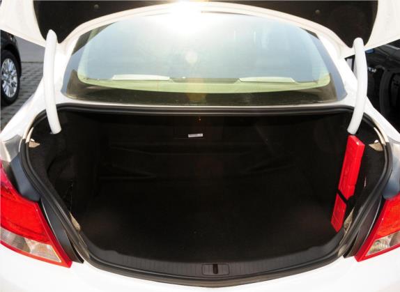 君威 2012款 GS 2.0T 超级运动版 车厢座椅   后备厢