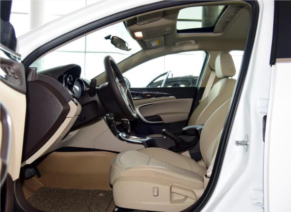 君威 2015款 2.0L 领先时尚型 车厢座椅   前排空间