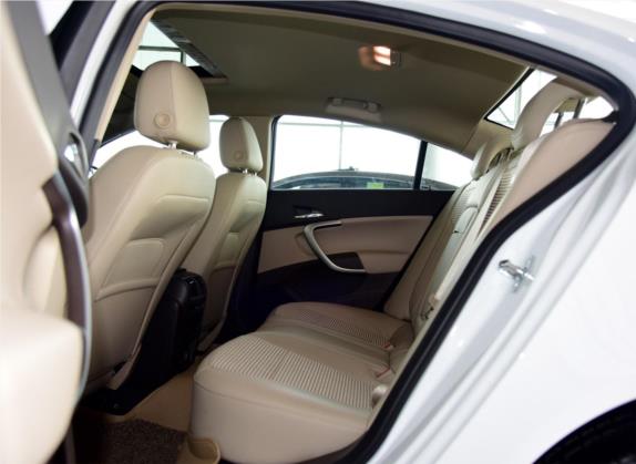 君威 2015款 2.0L 领先时尚型 车厢座椅   后排空间