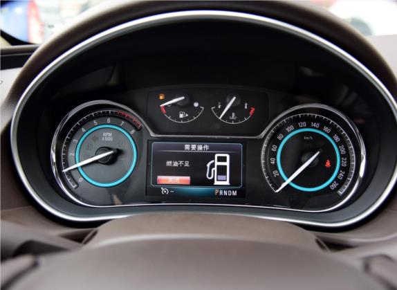 君威 2015款 2.0L 精英时尚型 中控类   仪表盘