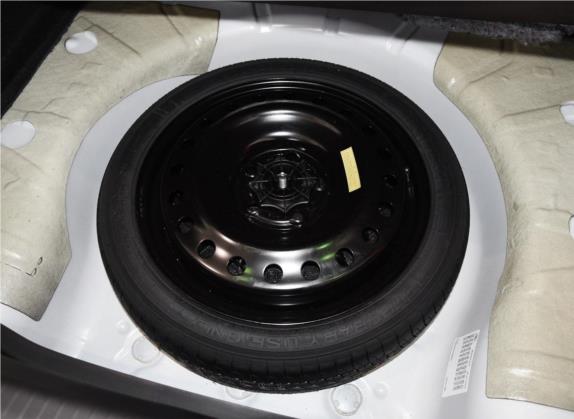 君威 2015款 1.6T 时尚技术型 其他细节类   备胎