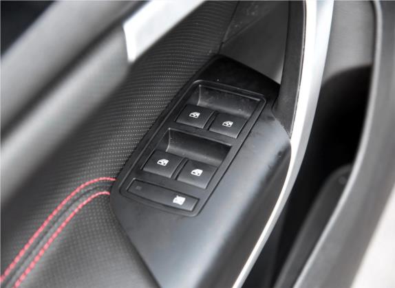 君威 2015款 GS 2.0T 纵情运动版 车厢座椅   门窗控制