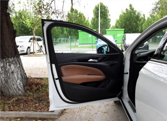 君威 2017款 20T 精英型 车厢座椅   前门板