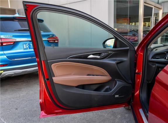 君威 2017款 28T 尊享型 车厢座椅   前门板