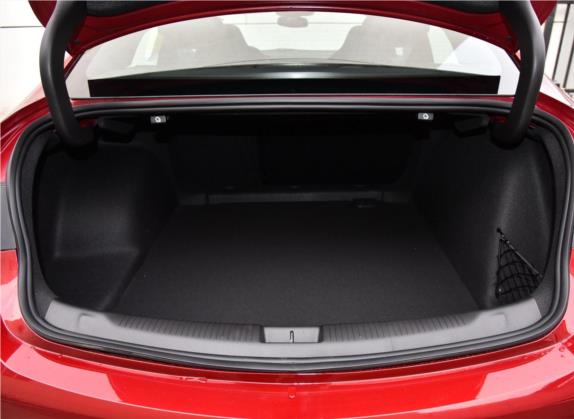 君威 2017款 GS 28T 豪华型 车厢座椅   后备厢