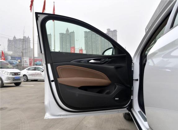 君威 2019款 28T 尊享型 国V 车厢座椅   前门板