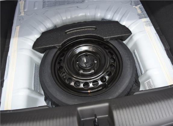 君威 2019款 20T 尊贵型 国VI 其他细节类   备胎